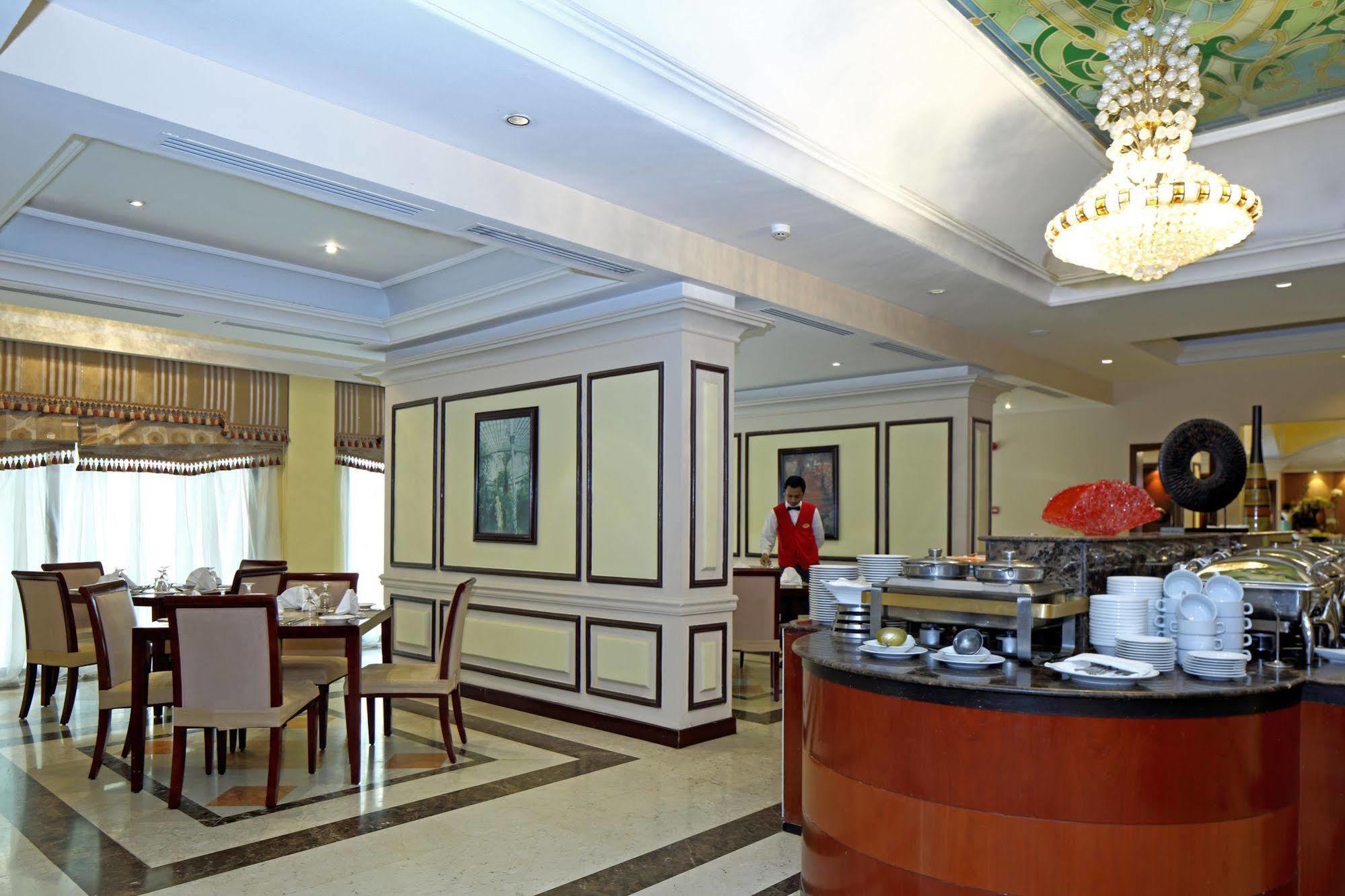 Ramada Riyadh Hotel Eksteriør billede