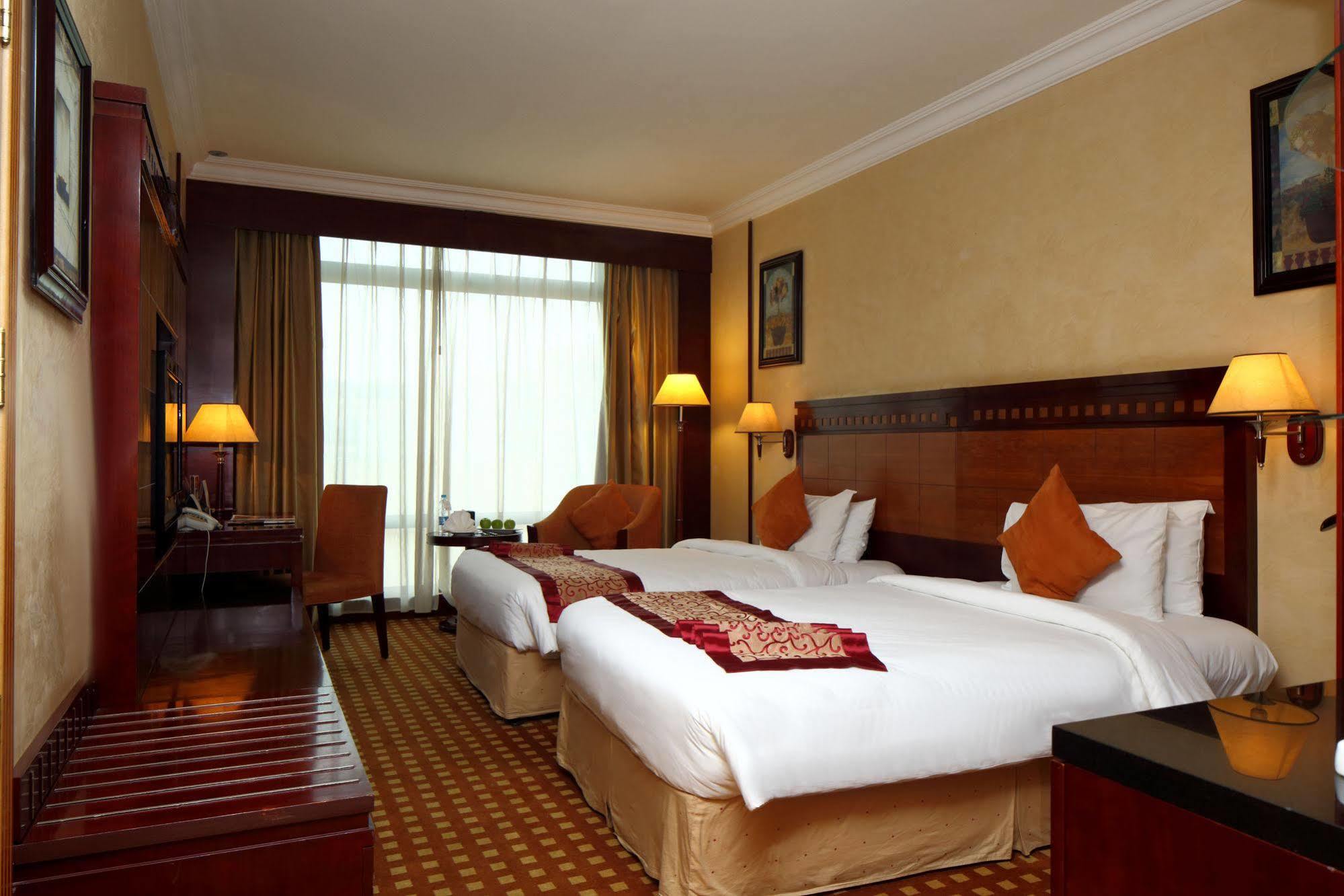 Ramada Riyadh Hotel Eksteriør billede