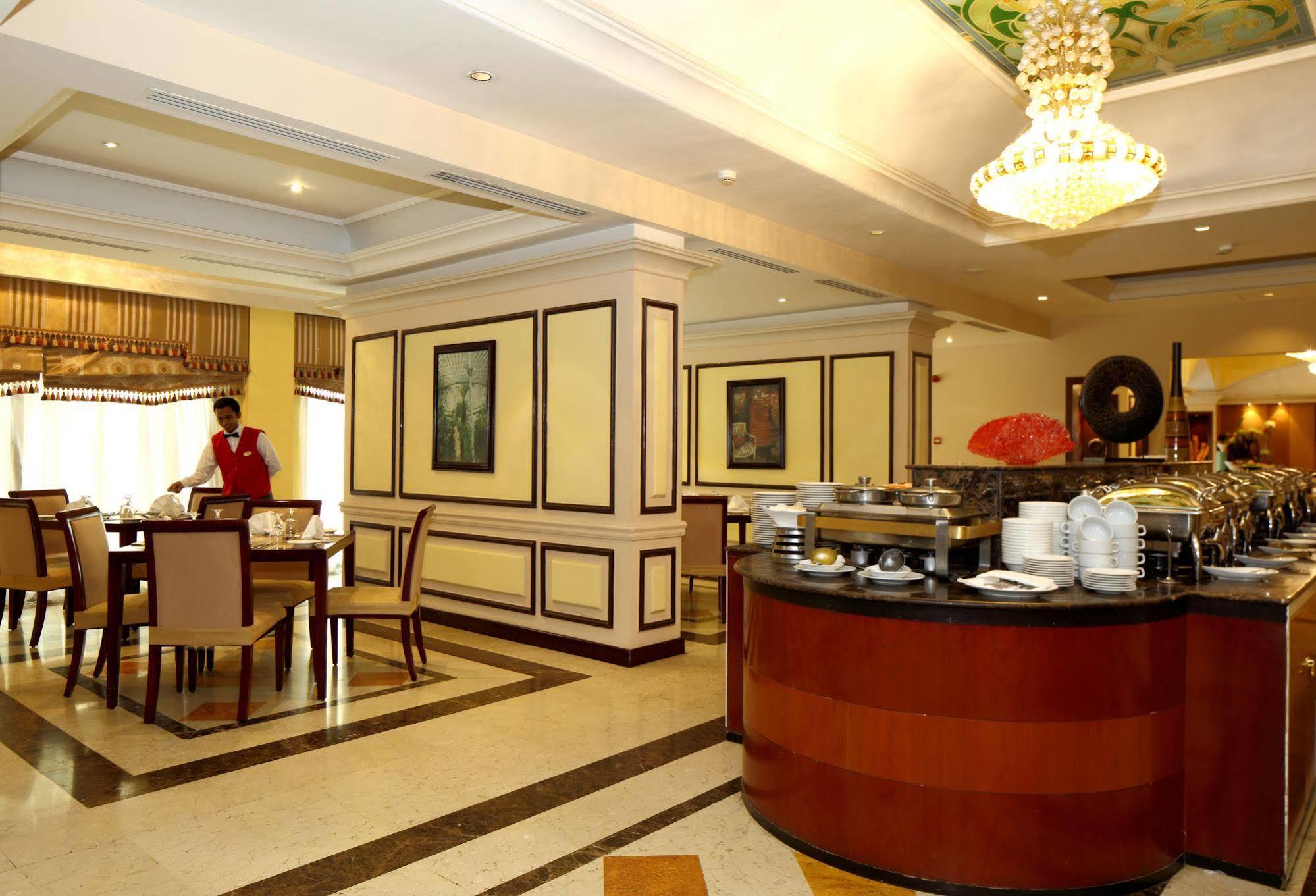 Ramada Riyadh Hotel Eksteriør billede